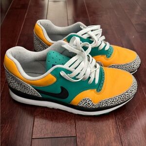 Air Max Safari Men’s size 10